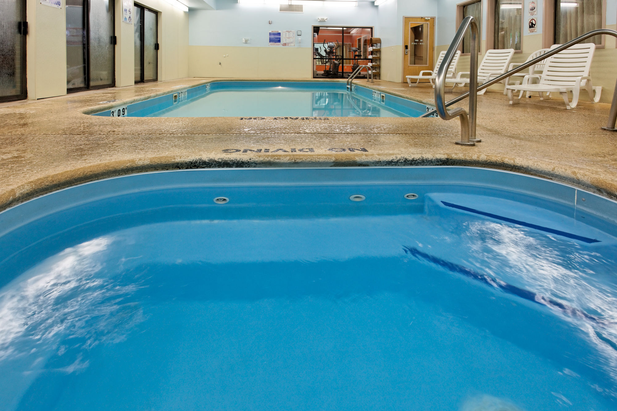 Фото Holiday Inn Express Metropolis, an Ihg Hotel