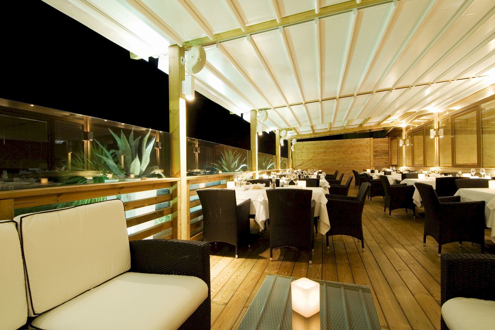 Фото Rouge Hotel International