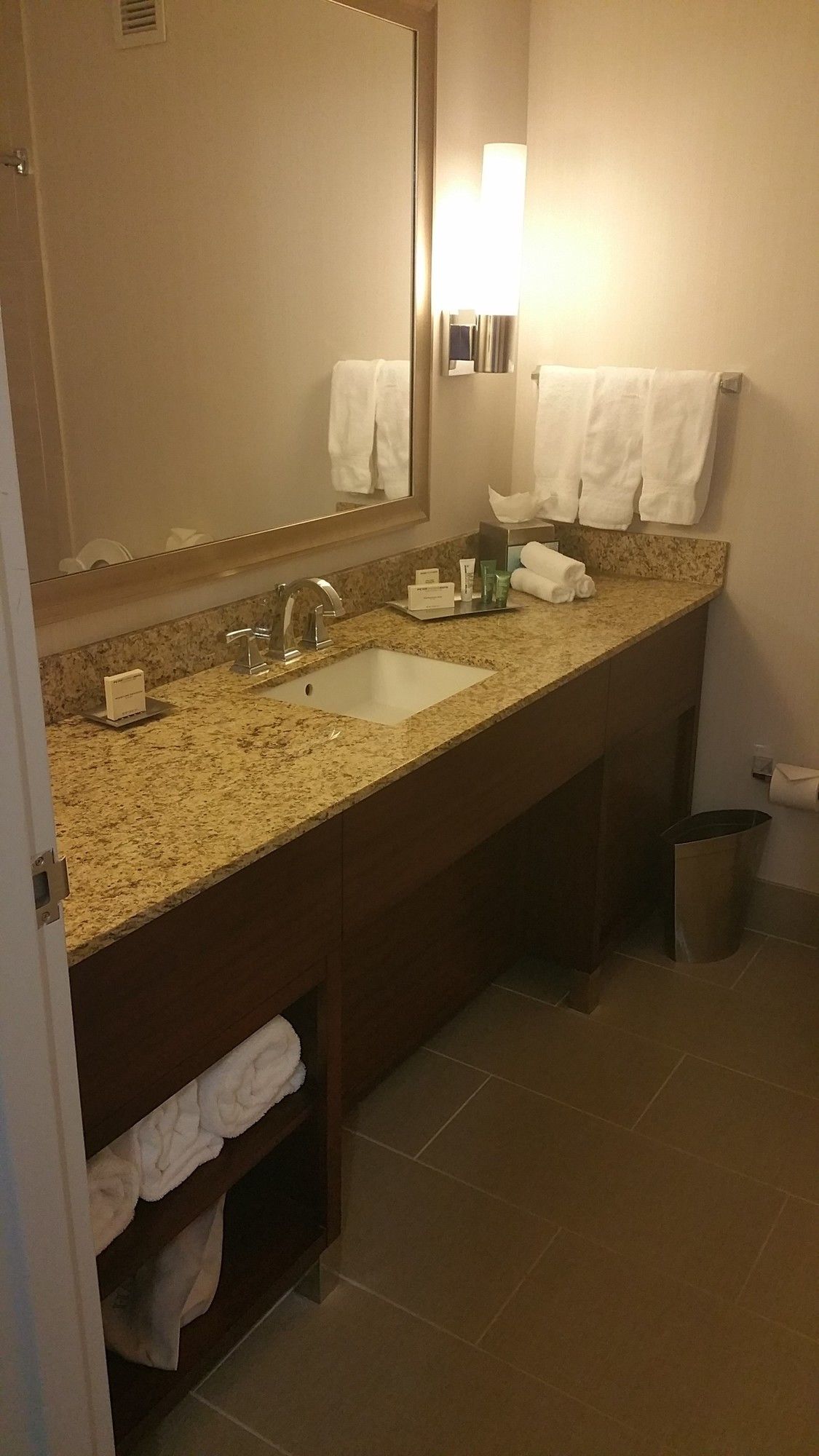 Фото Hilton Kansas City Airport