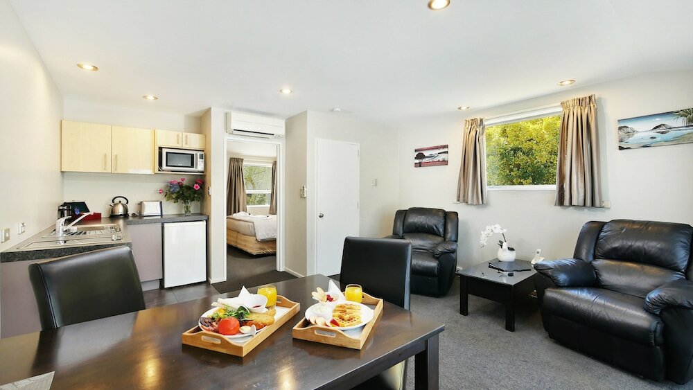 Фото Arthur's Court Motor Lodge