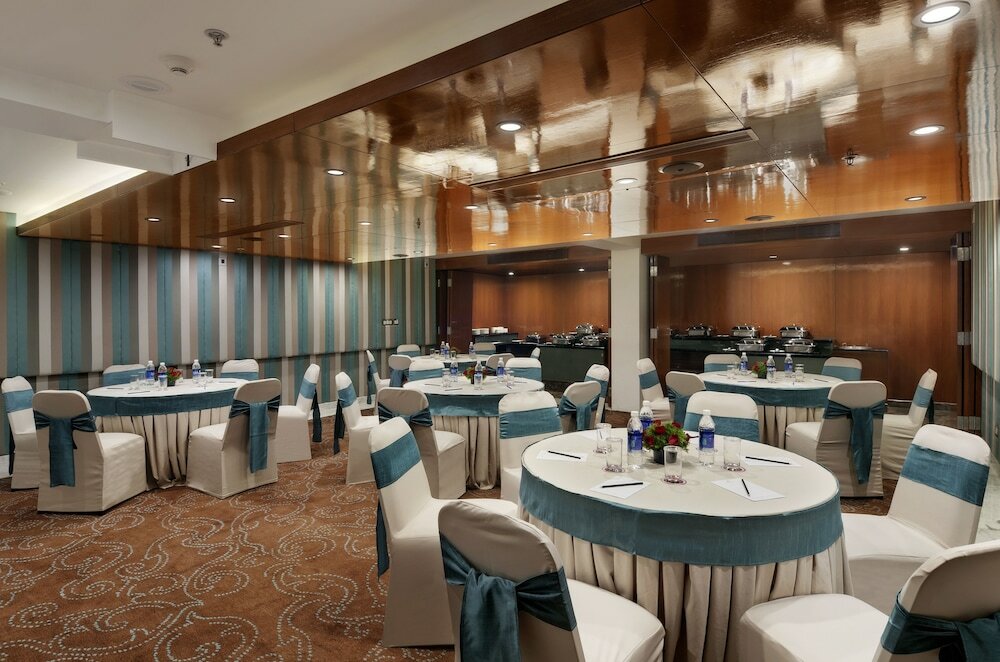 Фото The Elanza Hotel