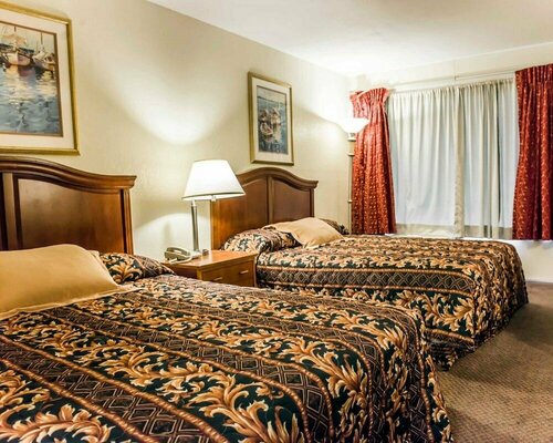 Гостиница Econo Lodge Perry