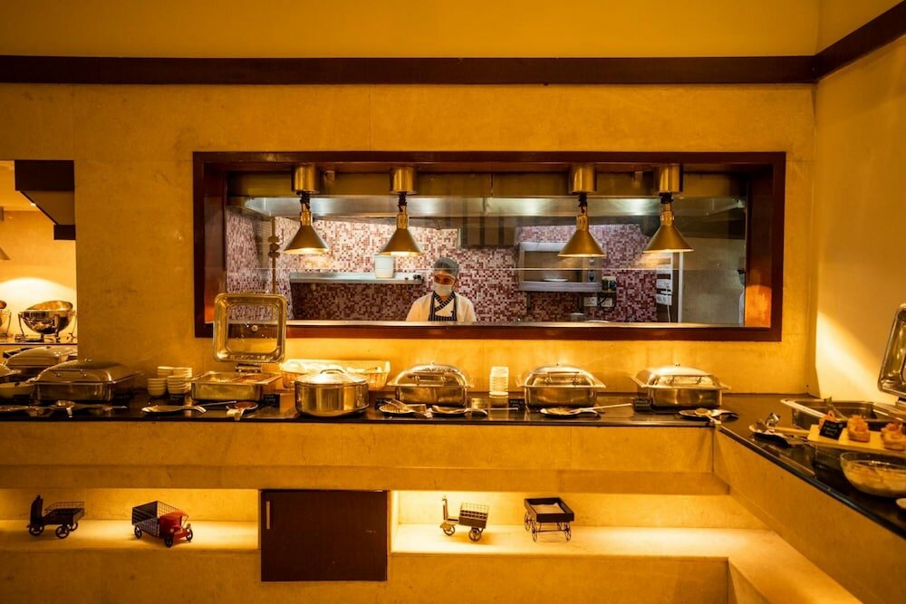 Фото Royal Orchid Central