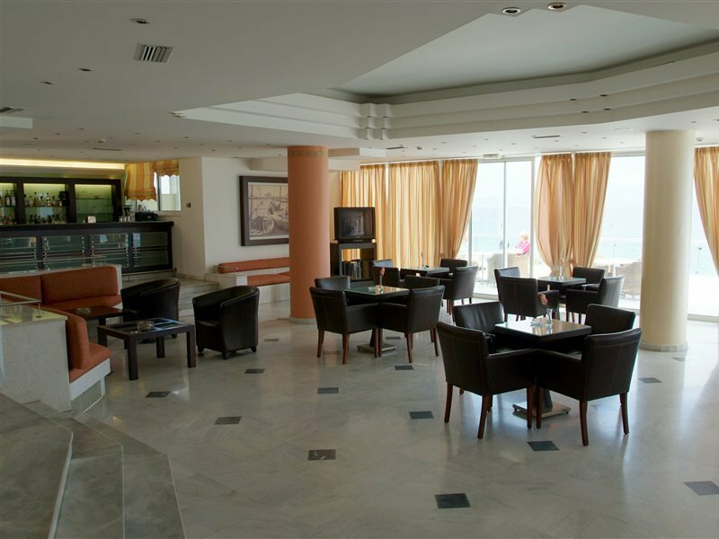 Фото Messinian Bay Hotel