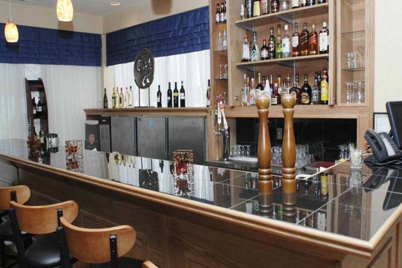 Фото Four Points by Sheraton Toronto Airport East