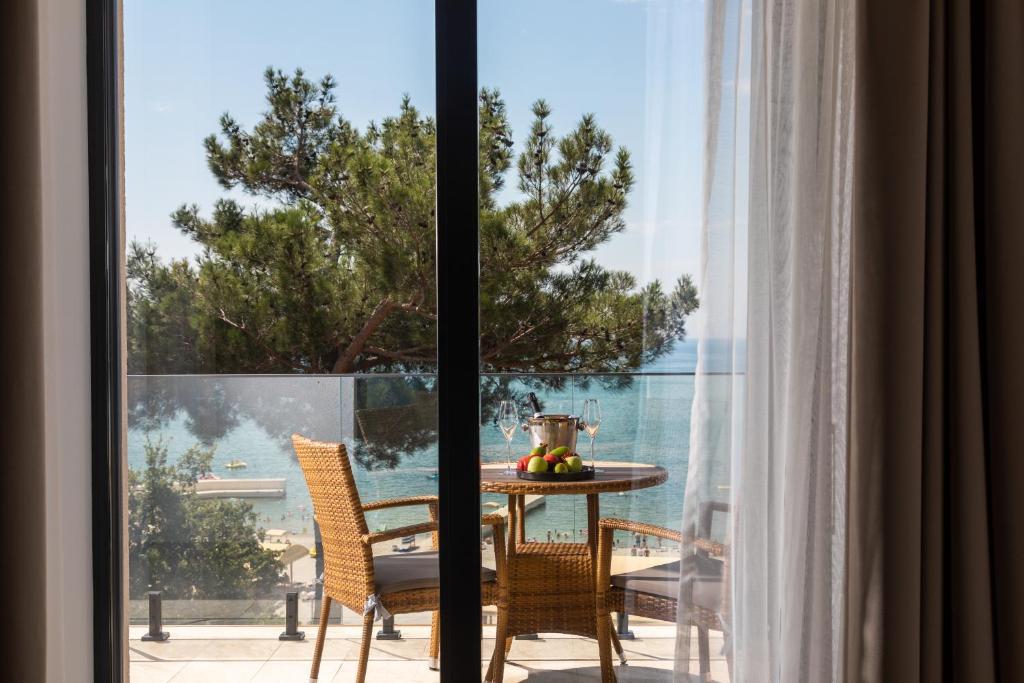 Фото Атмосфера