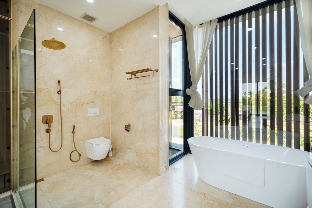 Фото Deluxe Riverfront Pool Villas Danang