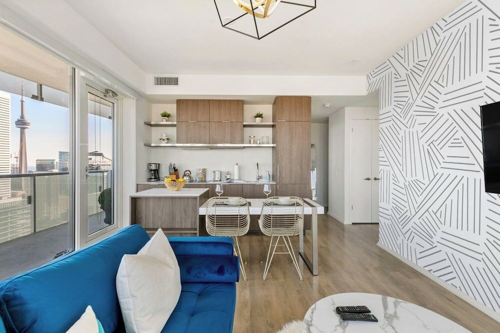 Фото Bonvoy Suites Eaton Centre