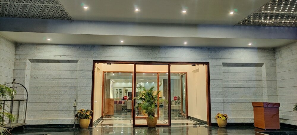 Фото Radiant Globus Hotel