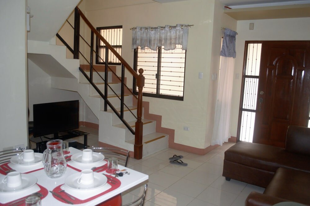 Фото Manora Apartments and Guest House