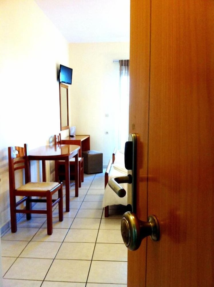 Фото Amaryllis Hotel Apartments