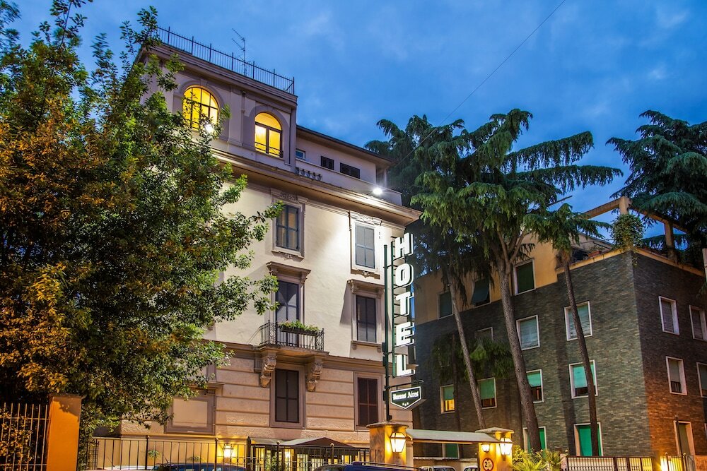 Фото отеля 1