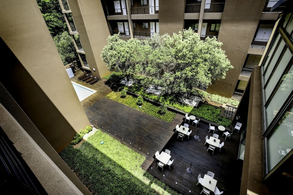 Фото The Nicol Hotel and Apartments