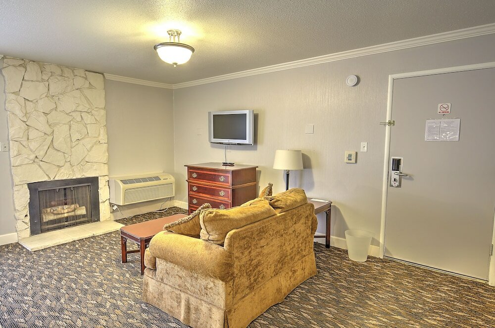 Фото Bonanza Inn & Suites