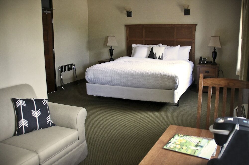 Фото The Calvert Hotel