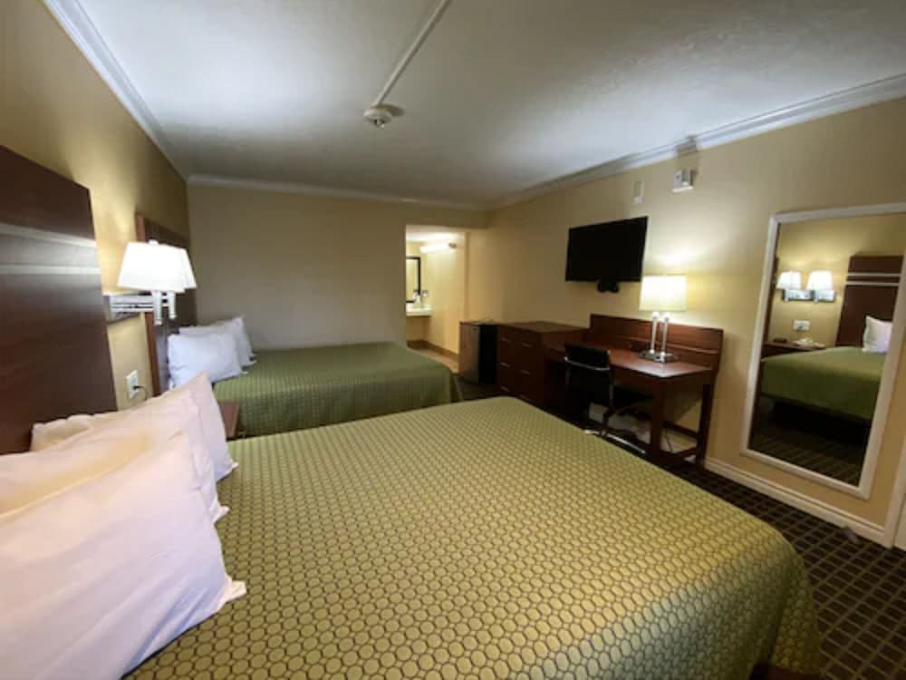 Фото Americas Best Value Inn Azusa Pasadena