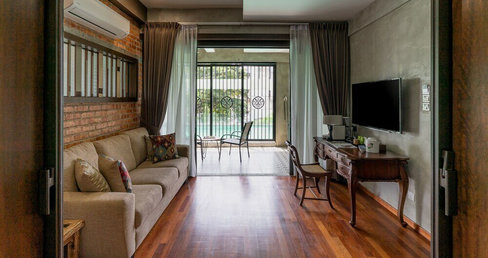 Фото Treasures Hotel and Suites