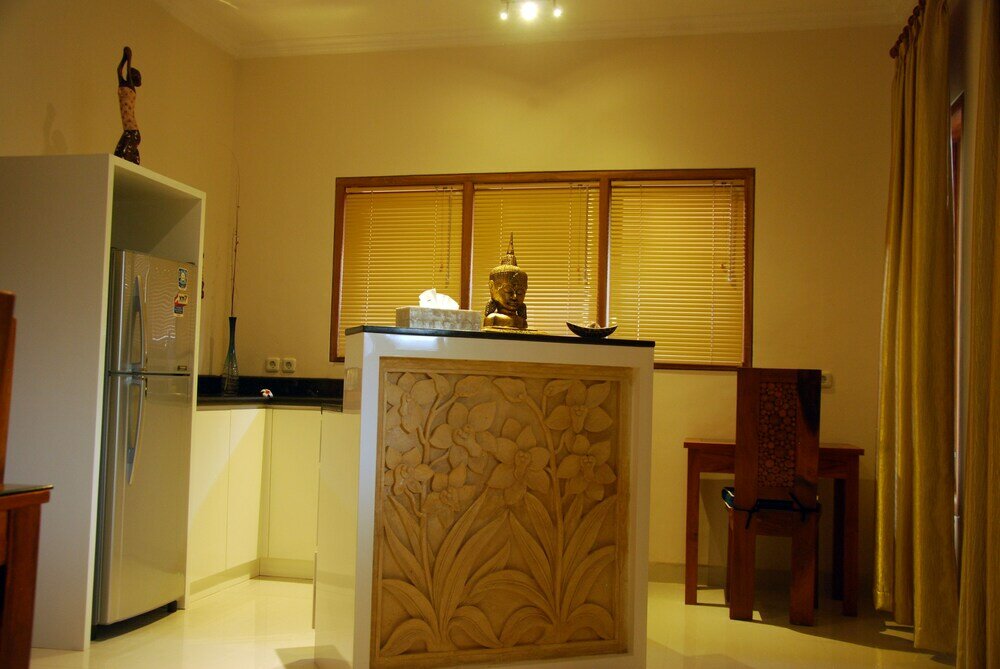 Фото Poinciana Resort Bali