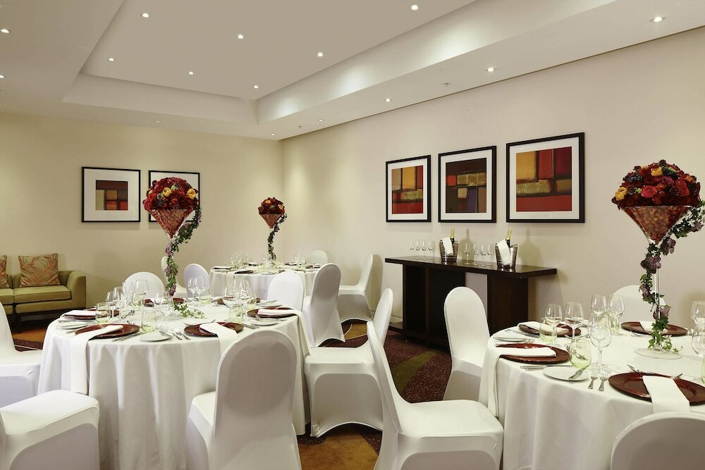 Фото Radisson RED London Twickenham