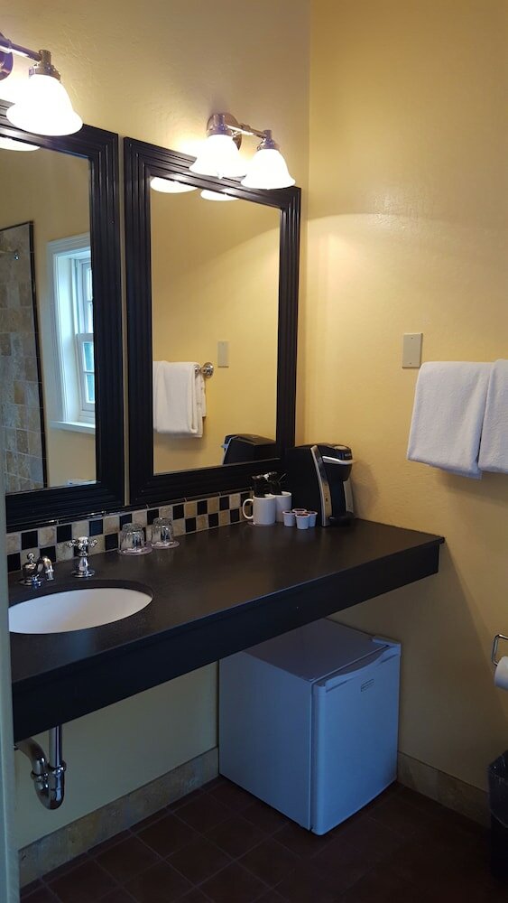 Фото Maison Fleurie, A Four Sisters Inn