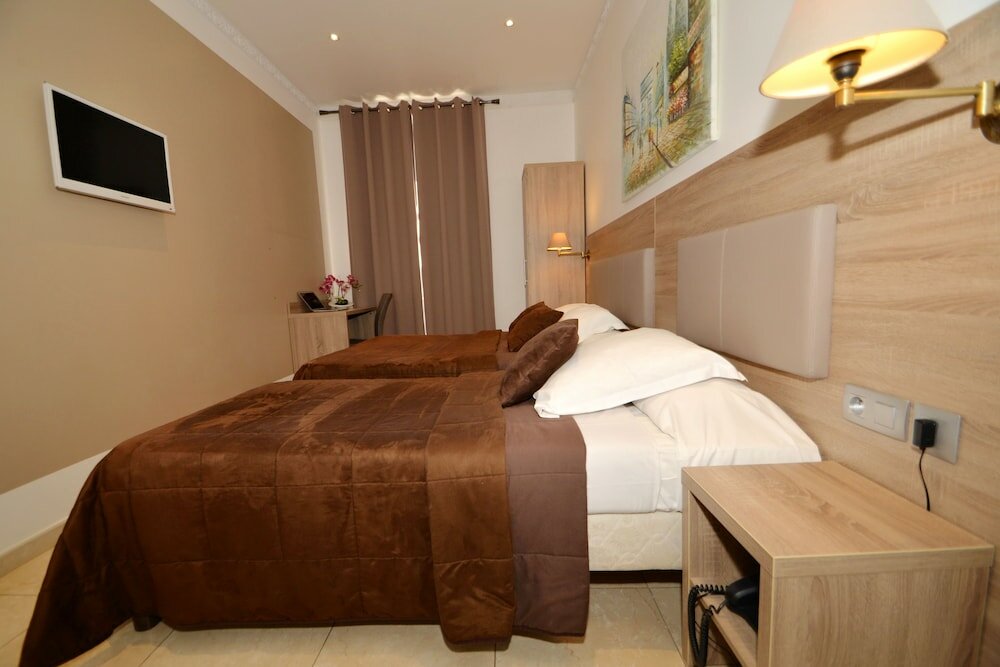 Фото Hotel Parisien