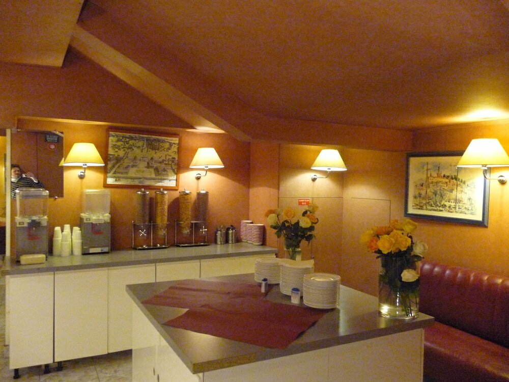 Фото Hotel Ambassadeur