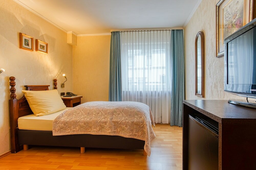 Фото Ff&e Hotel Bavaria