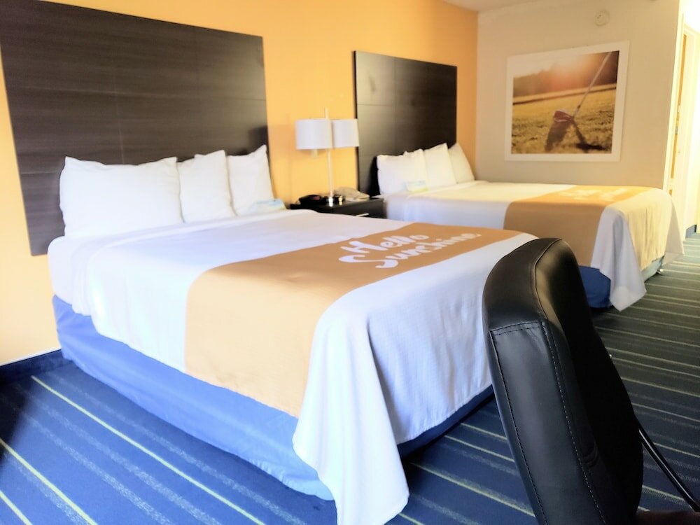 Фото Days Inn by Wyndham Burlington East