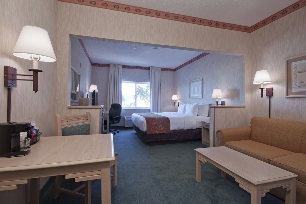 Фото Comfort Suites Peoria Sports Complex