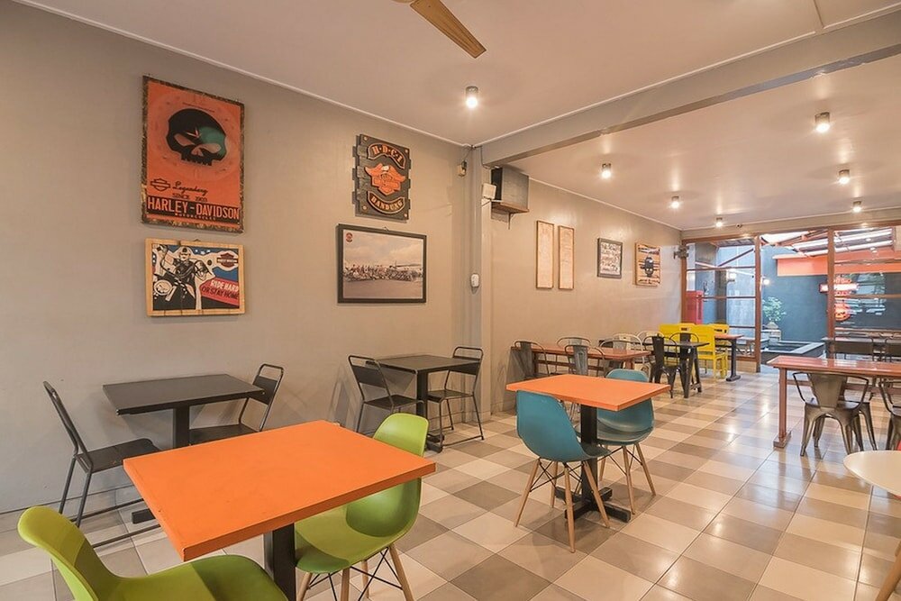 Фото RedDoorz plus near Museum Geologi Bandung