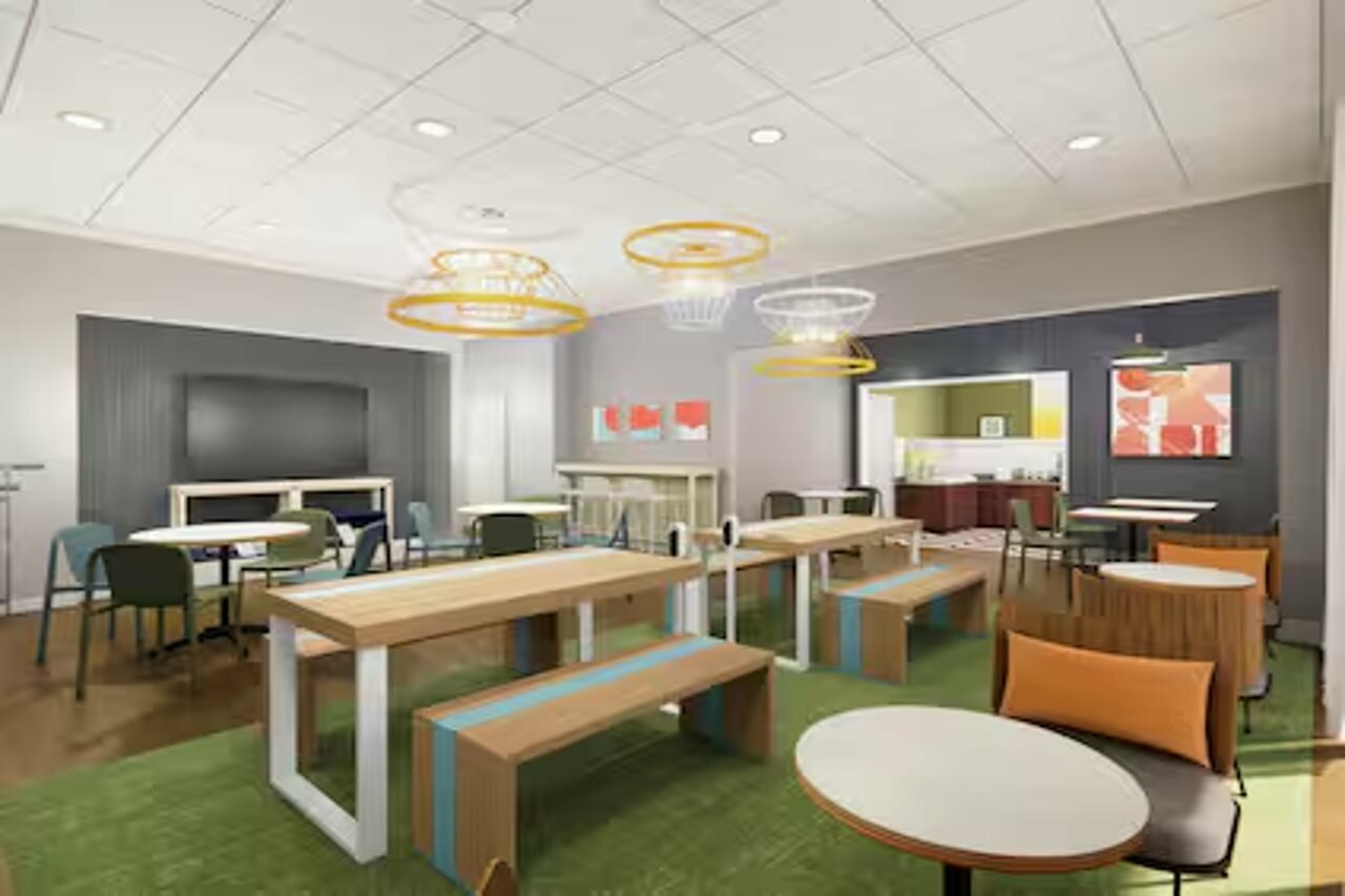 Фото Comfort Inn & Suites Airport Dulles - Gateway