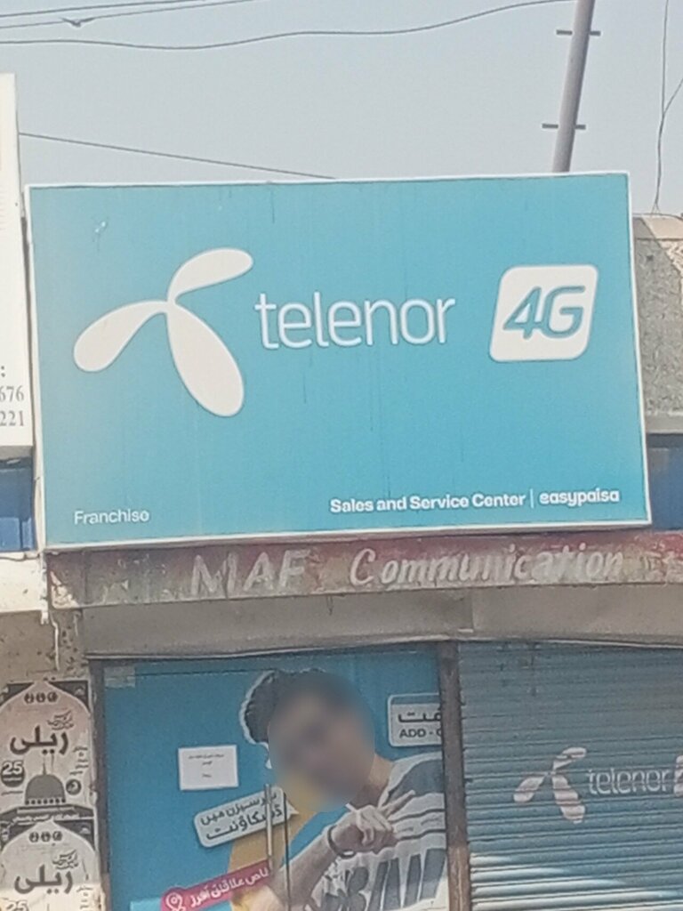 Mobile phone store Telenor, Karachi, photo
