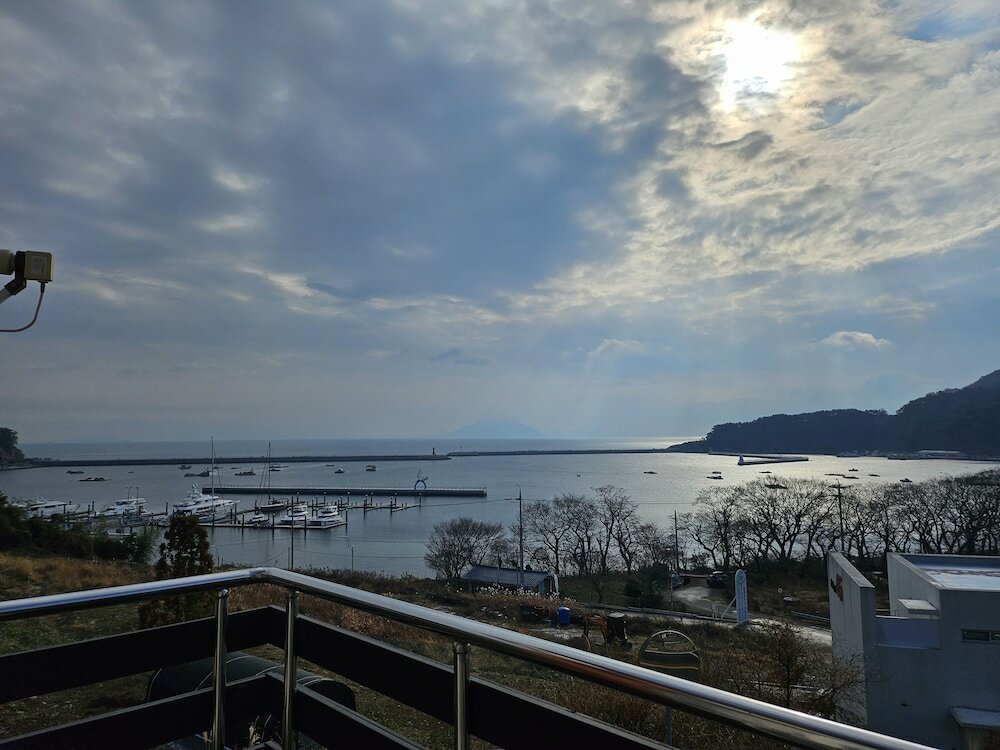 Фото Namhae Oceanview Pension