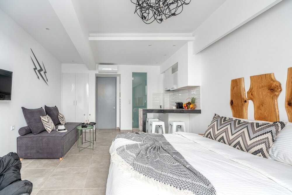 Фото Mythos Luxury Suites