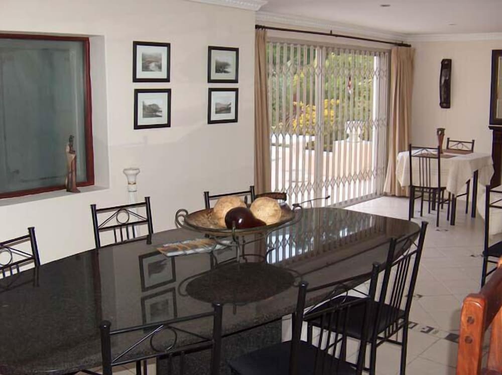 Фото Amakhaya Lodge