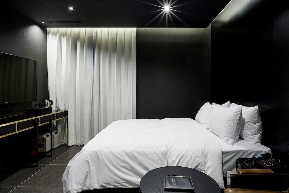 Фото Hotel The Artist Yeoksam