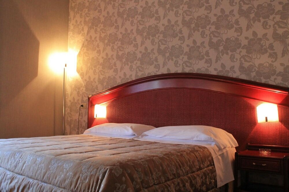 Фото Hotel Kristina