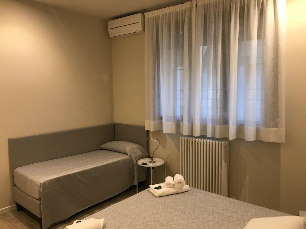 Фото Honey Rooms Ferrara