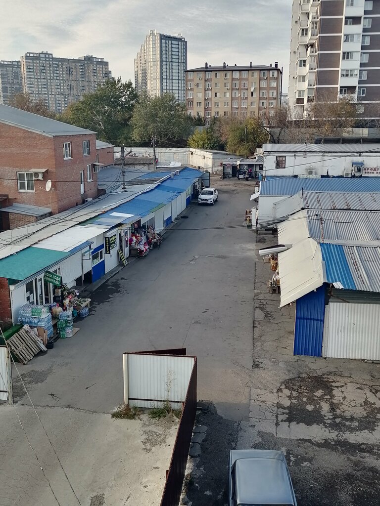 Clothing market Казачий рынок, Krasnodar, photo