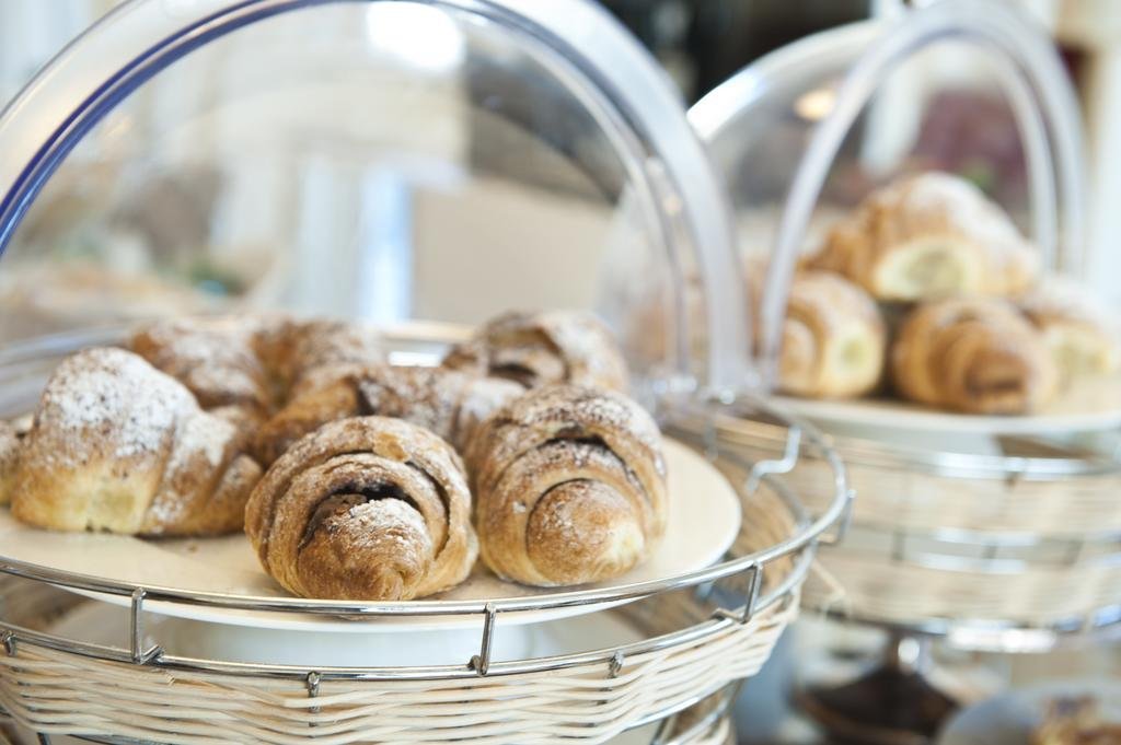 Фото Renaissance Naples Hotel Mediterraneo