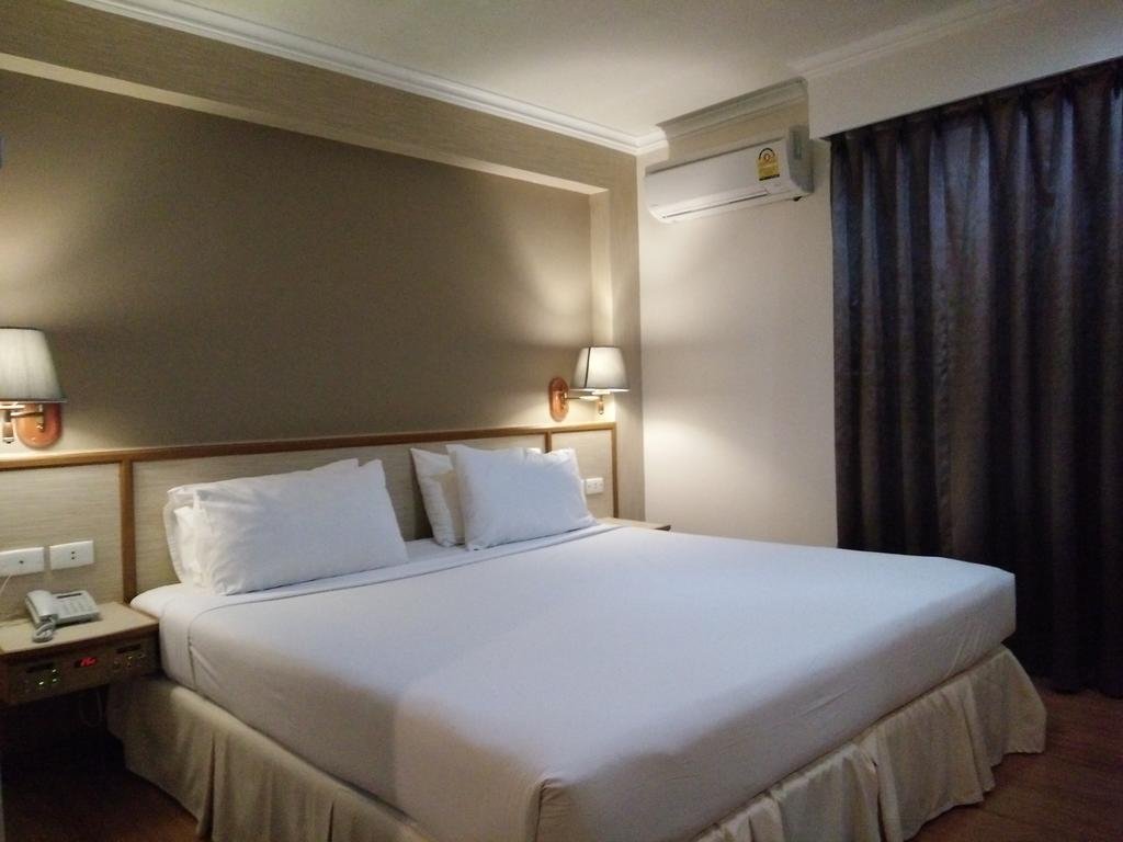 Фото Station One Hotel