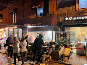 Balık Dürüm Mehmet Usta (Kemankeş Mah., Mumhane Cad., No:37/B, Beyoğlu, İstanbul, Türkiye), fast food  Beyoğlu'ndan