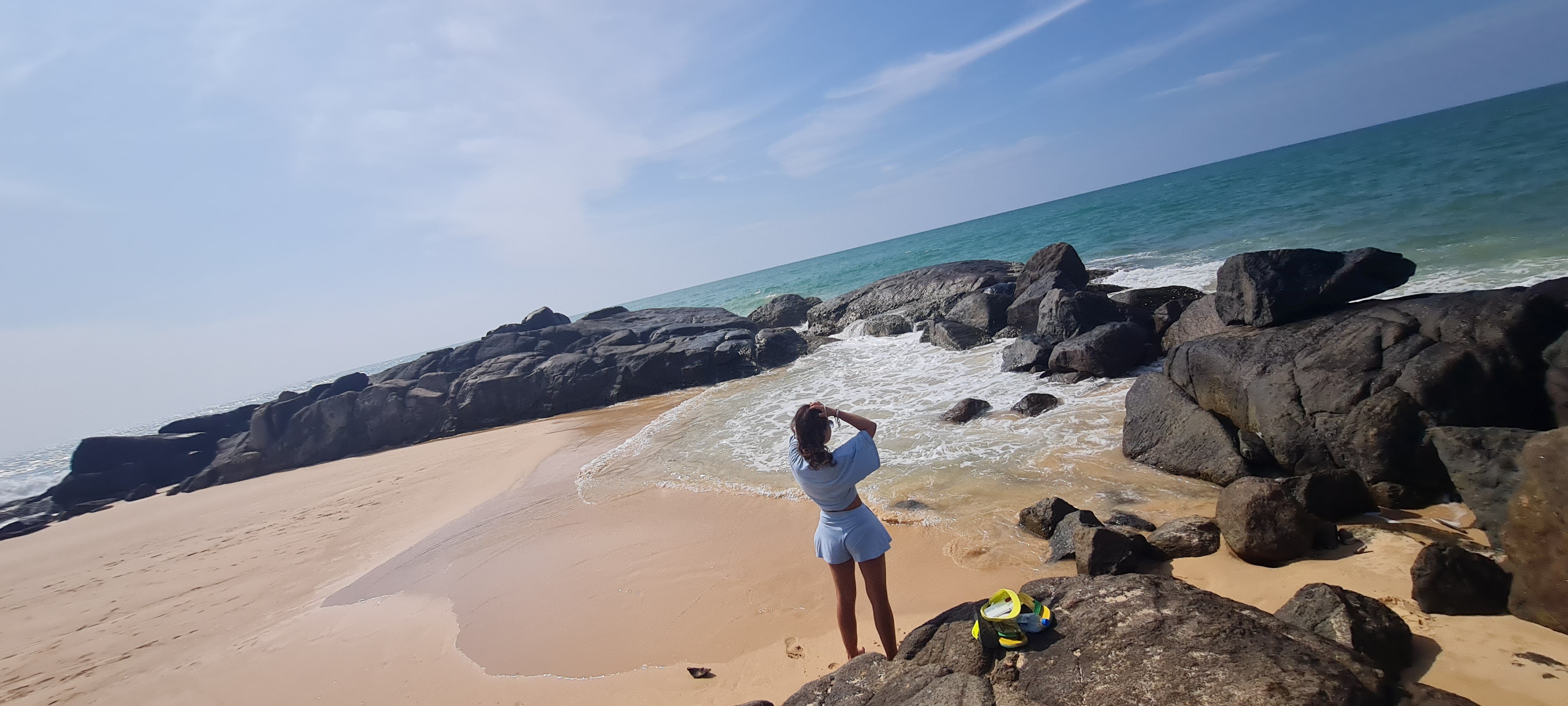 Фото J Ambalangoda