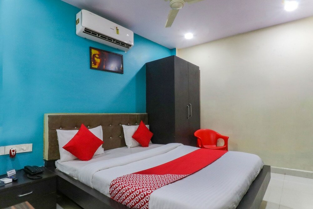 Фото Oyo 47586 J J Residency