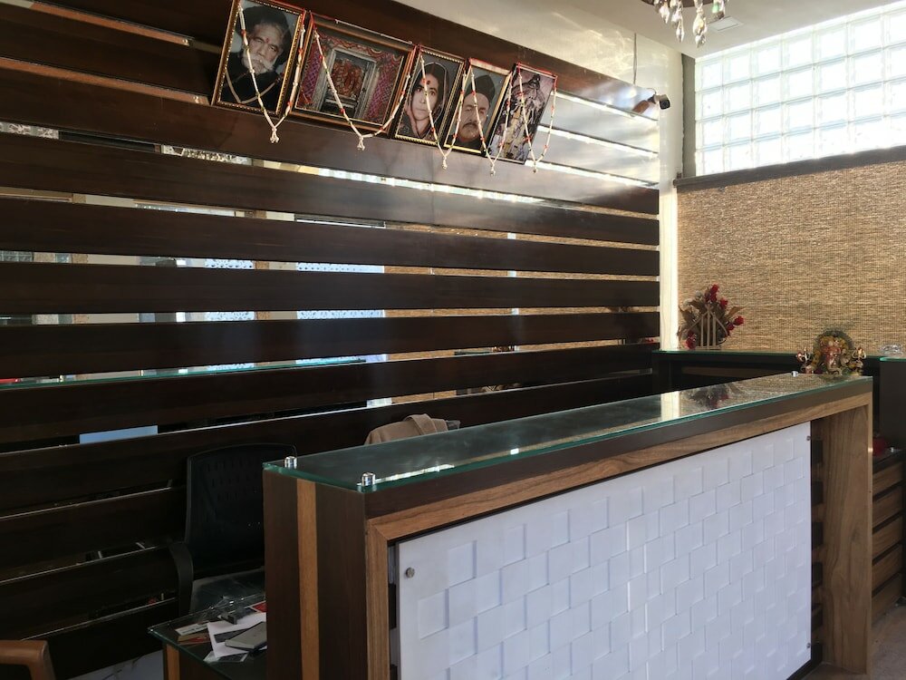 Фото Hotel Ratan Royal Inn