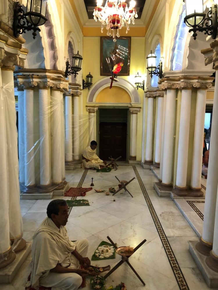 Фото Cossimbazar Palace of the Roys Rajbari