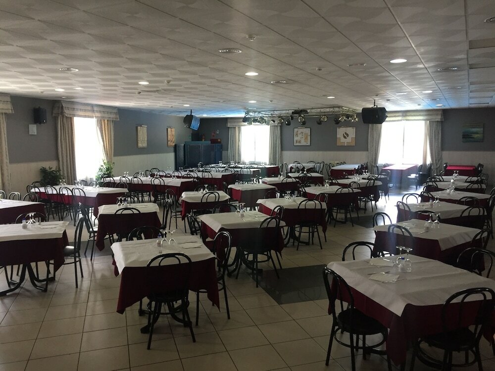 Фото Bungalows Camping Alpha Madrid