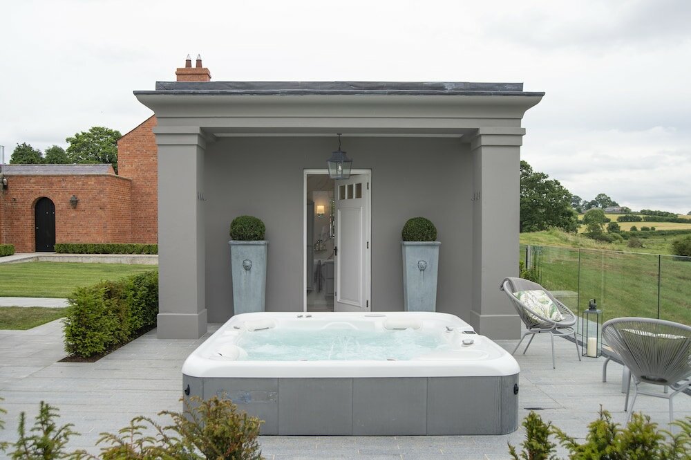 Фото Coach House Boutique B&b