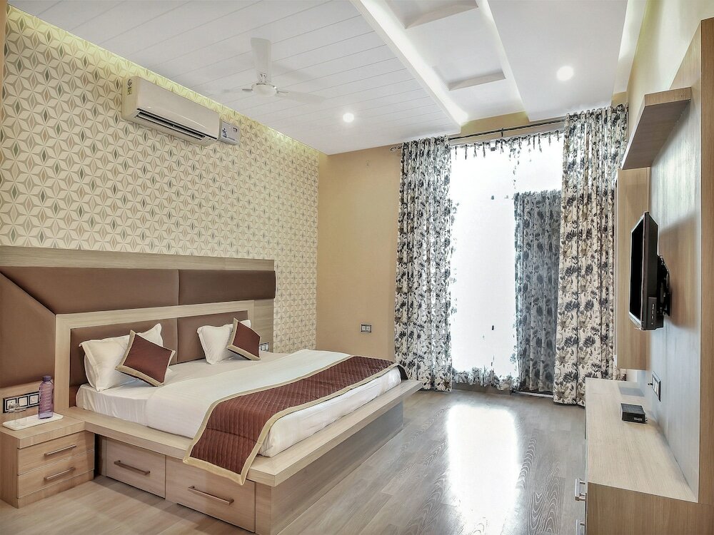 Фото Oyo 9744 Helios Homestay