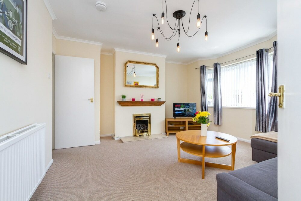 Фото Stay In Cardiff Cathay's Terrace Apartment